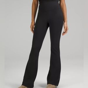 Lululemon Groove Super-High-Rise Flared Pant Nulu